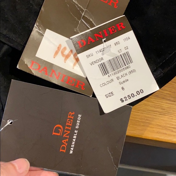 NWT Danier Leather Flat Front Pants Size 6 - Picture 7 of 9